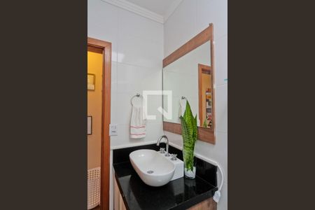 Casa à venda com 104m², 2 quartos e 2 vagas Casa à venda com 104m², 2 quartos e 2 vagasBanheiro