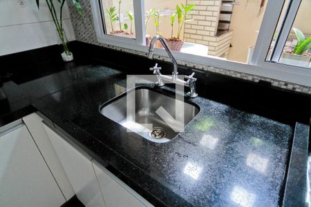 Casa à venda com 104m², 2 quartos e 2 vagas Casa à venda com 104m², 2 quartos e 2 vagasCozinha