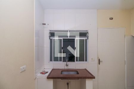 Cozinha de casa para alugar com 1 quarto, 25m² em Vila Califórnia, São Paulo