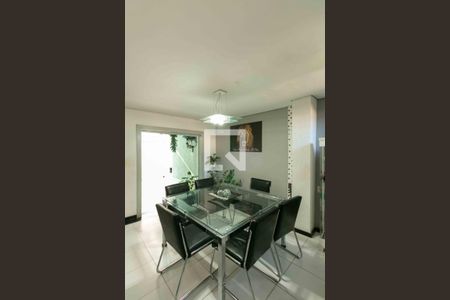 Casa à venda com 106m², 3 quartos e 1 vaga Casa à venda com 106m², 3 quartos e 1 vagaSala de Jantar