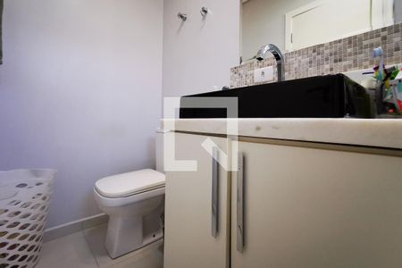 Casa de condomínio para alugar com 350m², 3 quartos e 3 vagasBanheiro da Suíte 2