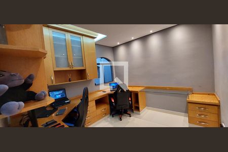 Apartamento à venda com 120m², 3 quartos e 2 vagasEscritório