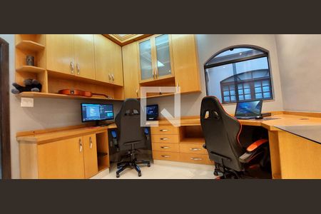 Apartamento à venda com 120m², 3 quartos e 2 vagasEscritório