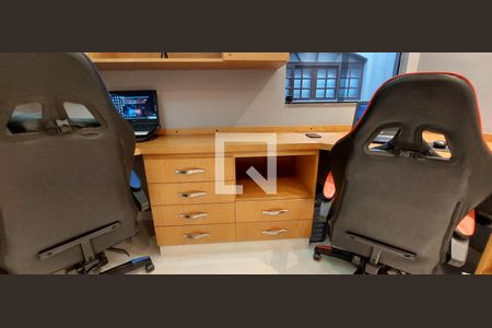 Apartamento à venda com 120m², 3 quartos e 2 vagasEscritório