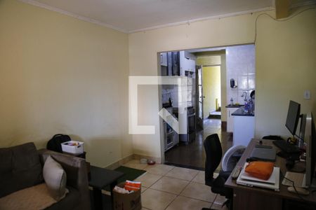 Sala 2 de casa à venda com 6 quartos, 200m² em Vila Cruz das Almas, São Paulo