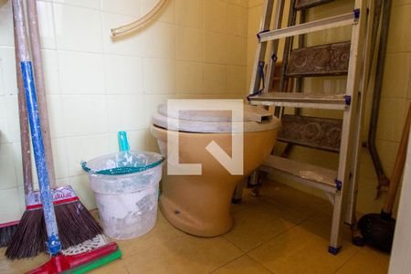 Apartamento à venda com 160m², 4 quartos e 4 vagas Apartamento à venda com 160m², 4 quartos e 4 vagasBanheiro de serviço