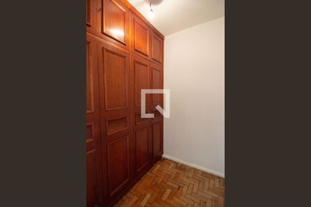 Apartamento à venda com 160m², 4 quartos e 4 vagas Apartamento à venda com 160m², 4 quartos e 4 vagasQuarto de Serviço 1