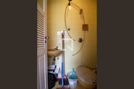 Apartamento à venda com 160m², 4 quartos e 4 vagas Apartamento à venda com 160m², 4 quartos e 4 vagasBanheiro de serviço