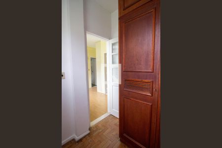 Apartamento à venda com 160m², 4 quartos e 4 vagas Apartamento à venda com 160m², 4 quartos e 4 vagasQuarto de Serviço 2