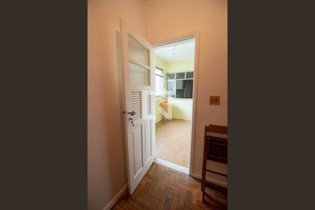 Apartamento à venda com 160m², 4 quartos e 4 vagas Apartamento à venda com 160m², 4 quartos e 4 vagasQuarto de Serviço 1