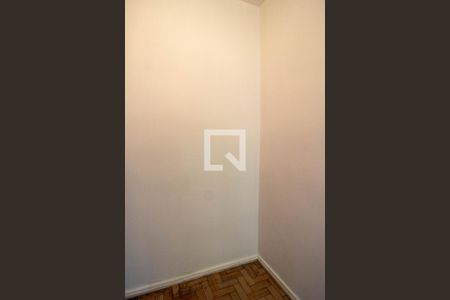 Apartamento à venda com 160m², 4 quartos e 4 vagas Apartamento à venda com 160m², 4 quartos e 4 vagasQuarto de Serviço 1