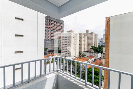 Varanda de kitnet/studio para alugar com 1 quarto, 20m² em Jardim das Acácias, São Paulo