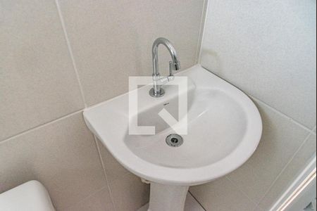 Banheiro de kitnet/studio para alugar com 1 quarto, 19m² em Vila Monumento, São Paulo