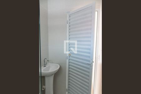 Banheiro de kitnet/studio para alugar com 1 quarto, 19m² em Vila Monumento, São Paulo