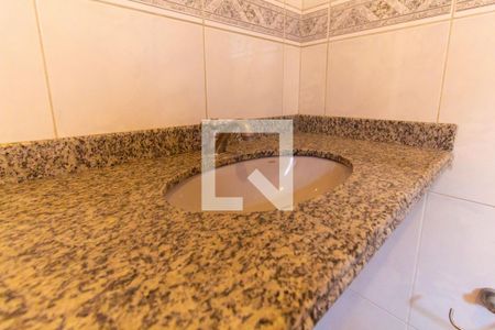 Casa para alugar com 260m², 3 quartos e 5 vagasBanheiro