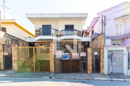 Casa para alugar com 260m², 3 quartos e 5 vagasFachada