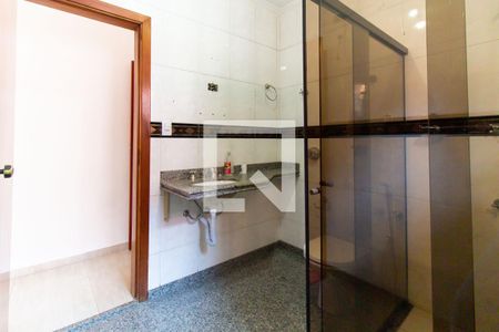 Banheiro da Suíte de casa para alugar com 3 quartos, 260m² em Jardim Textil, São Paulo