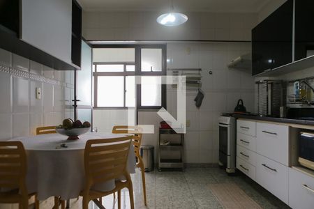 Apartamento para alugar com 118m², 2 quartos e 1 vaga Apartamento para alugar com 118m², 2 quartos e 1 vagaCozinha