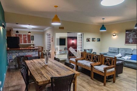 Casa à venda com 300m², 3 quartos e 4 vagasSalão de festas