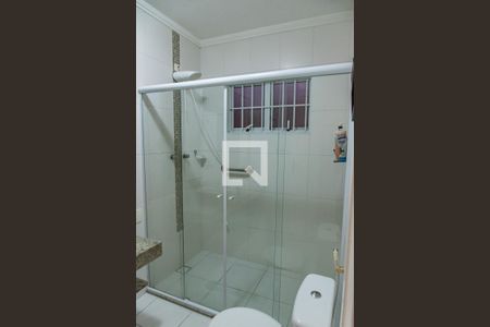 Casa à venda com 300m², 3 quartos e 4 vagasBanheiro da suíte 1