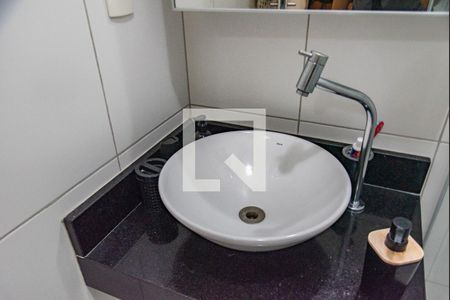 Casa à venda com 300m², 3 quartos e 4 vagasBanheiro da suíte 2