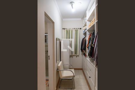 Casa à venda com 300m², 3 quartos e 4 vagasCloset da suíte 3
