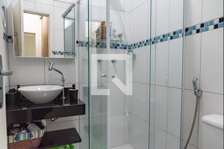 Casa à venda com 300m², 3 quartos e 4 vagasBanheiro da suíte 2