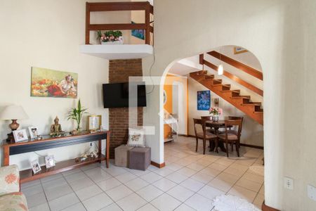 Sala de casa à venda com 3 quartos, 150m² em Aberta dos Morros, Porto Alegre