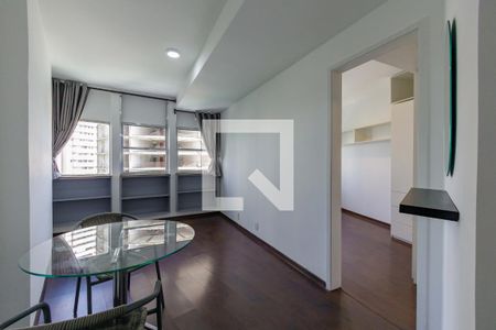 Sala de apartamento para alugar com 1 quarto, 35m² em Barra da Tijuca, Rio de Janeiro