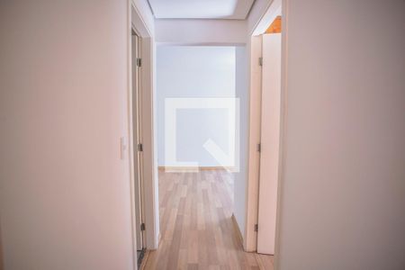 Corredor quartos de apartamento para alugar com 2 quartos, 56m² em Vila Guarani (zona Sul), São Paulo