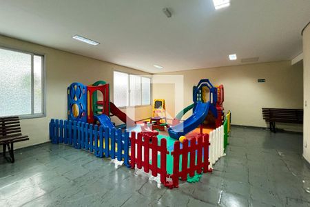 Apartamento para alugar com 100m², 2 quartos e 1 vaga Apartamento para alugar com 100m², 2 quartos e 1 vagaÁrea comum - Playground