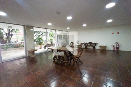 Apartamento para alugar com 100m², 2 quartos e 1 vaga Apartamento para alugar com 100m², 2 quartos e 1 vagaÁrea comum - Salão de festas