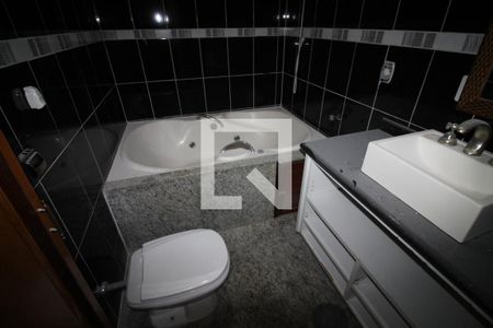 Casa à venda com 400m², 4 quartos e 4 vagasBanheiro da Suíte 3