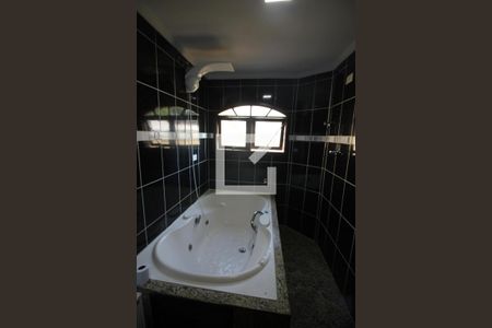 Casa à venda com 400m², 4 quartos e 4 vagasBanheiro da Suíte 1