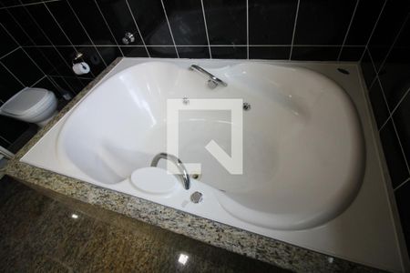 Casa à venda com 400m², 4 quartos e 4 vagasBanheiro da Suíte 4