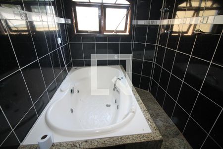 Casa à venda com 400m², 4 quartos e 4 vagasBanheiro da Suíte 1