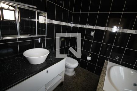 Casa à venda com 400m², 4 quartos e 4 vagasBanheiro da Suíte 4