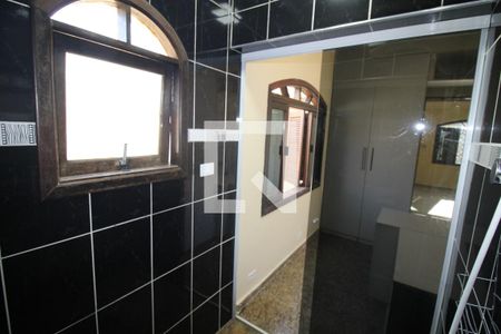 Casa à venda com 400m², 4 quartos e 4 vagasBanheiro da Suíte 4