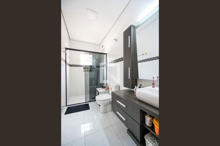 Banheiro social de casa à venda com 2 quartos, 135m² em Guaiaúna, São Paulo