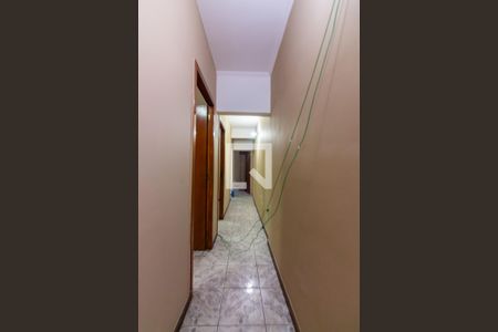 Casa à venda com 250m², 3 quartos e 3 vagasCorredor