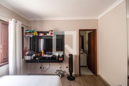 Casa de condomínio à venda com 220m², 4 quartos e 2 vagasSuíte