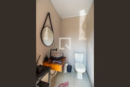 Casa de condomínio à venda com 220m², 4 quartos e 2 vagasBanheiro 2