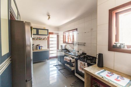 Casa de condomínio à venda com 220m², 4 quartos e 2 vagasCozinha