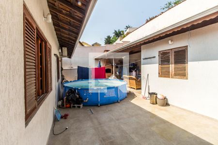Casa de condomínio à venda com 220m², 4 quartos e 2 vagasQuintal
