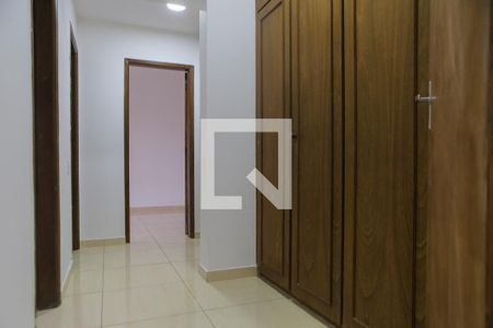 Corredor de apartamento para alugar com 2 quartos, 103m² em Ponta da Praia, Santos