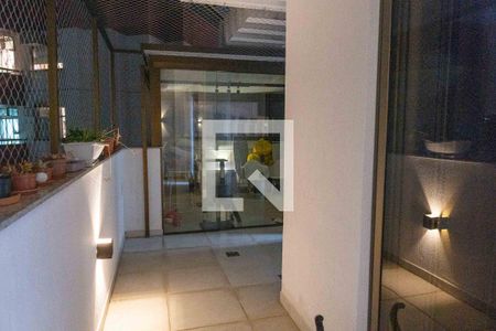 Apartamento à venda com 134m², 2 quartos e 2 vagas Apartamento à venda com 134m², 2 quartos e 2 vagasEscritório