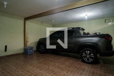 Casa à venda com 270m², 4 quartos e 3 vagas Casa à venda com 270m², 4 quartos e 3 vagasGaragem