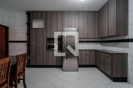 Casa à venda com 270m², 4 quartos e 3 vagas Casa à venda com 270m², 4 quartos e 3 vagasCozinha