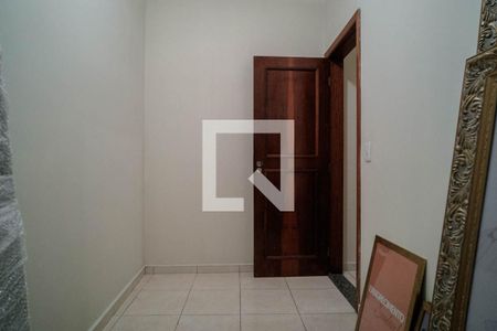 Casa à venda com 270m², 4 quartos e 3 vagas Casa à venda com 270m², 4 quartos e 3 vagasQuarto