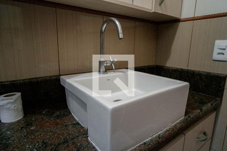 Casa à venda com 270m², 4 quartos e 3 vagas Casa à venda com 270m², 4 quartos e 3 vagasBanheiro